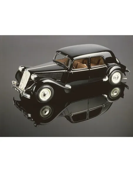 Maquette voiture Citroen 15 Six Traction Avant 1:8 - Heller 80799