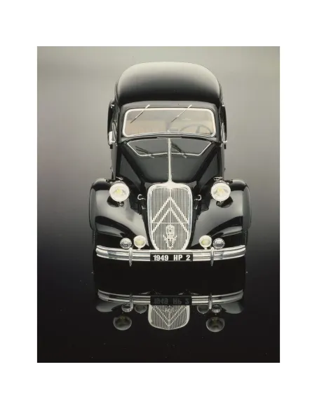 Maquette voiture Citroen 15 Six Traction Avant 1:8 - Heller 80799