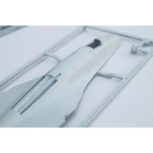 Maquette avion 27 Ub/P Ukraine 1:72 - Heller 80371