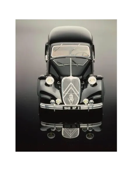 Maquette de voiture Citroen 15 Six Traction Avant 1:8 - Starter Kit - Heller 56799